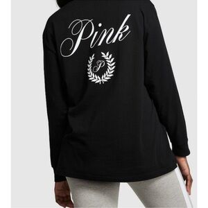 Vs Pink campus tee in black with white logos